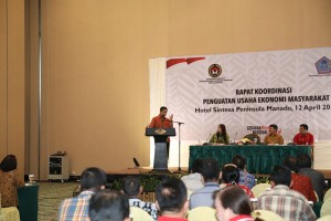 Wagub Sulut Steven Kandouw saat membuka Rapat Koordinasi Penguatan Ekonomi Masyarakat di Manado, pekan lalu. 